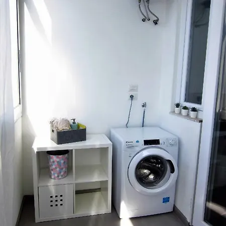 Apartment New & Modern On The Sea