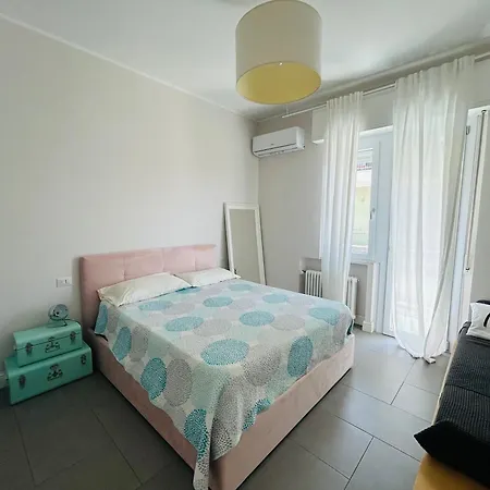 New & Modern On The Sea דירה *